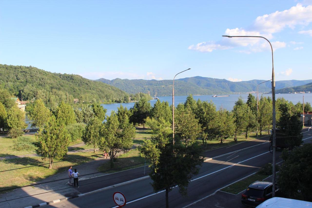 Pretty Garden Villa Orsova Exterior photo